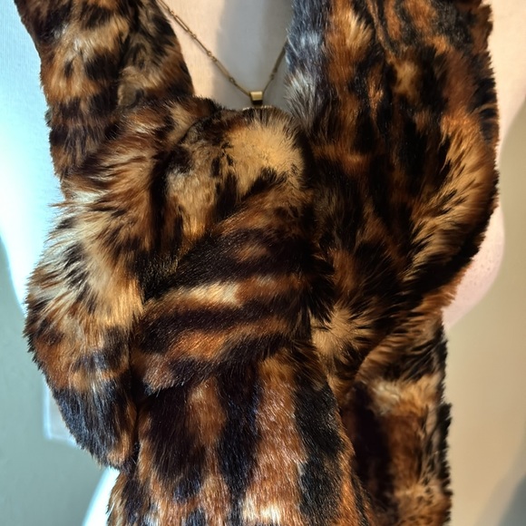 Faux Fur Scarf, No Tag - Picture 3 of 5
